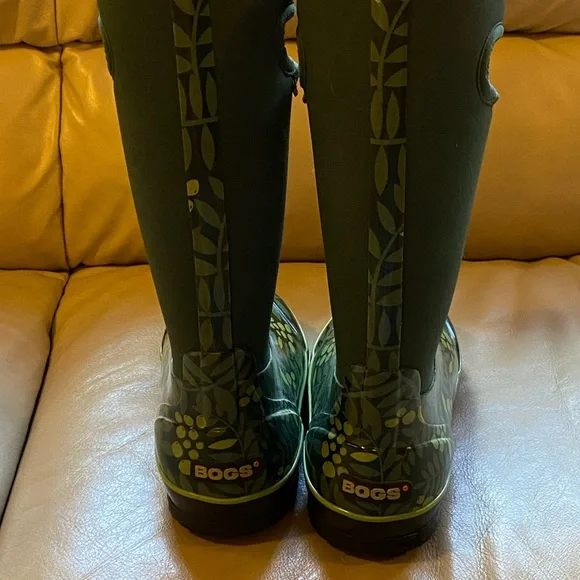 Brand New BOGS! - Picture 3 of 8